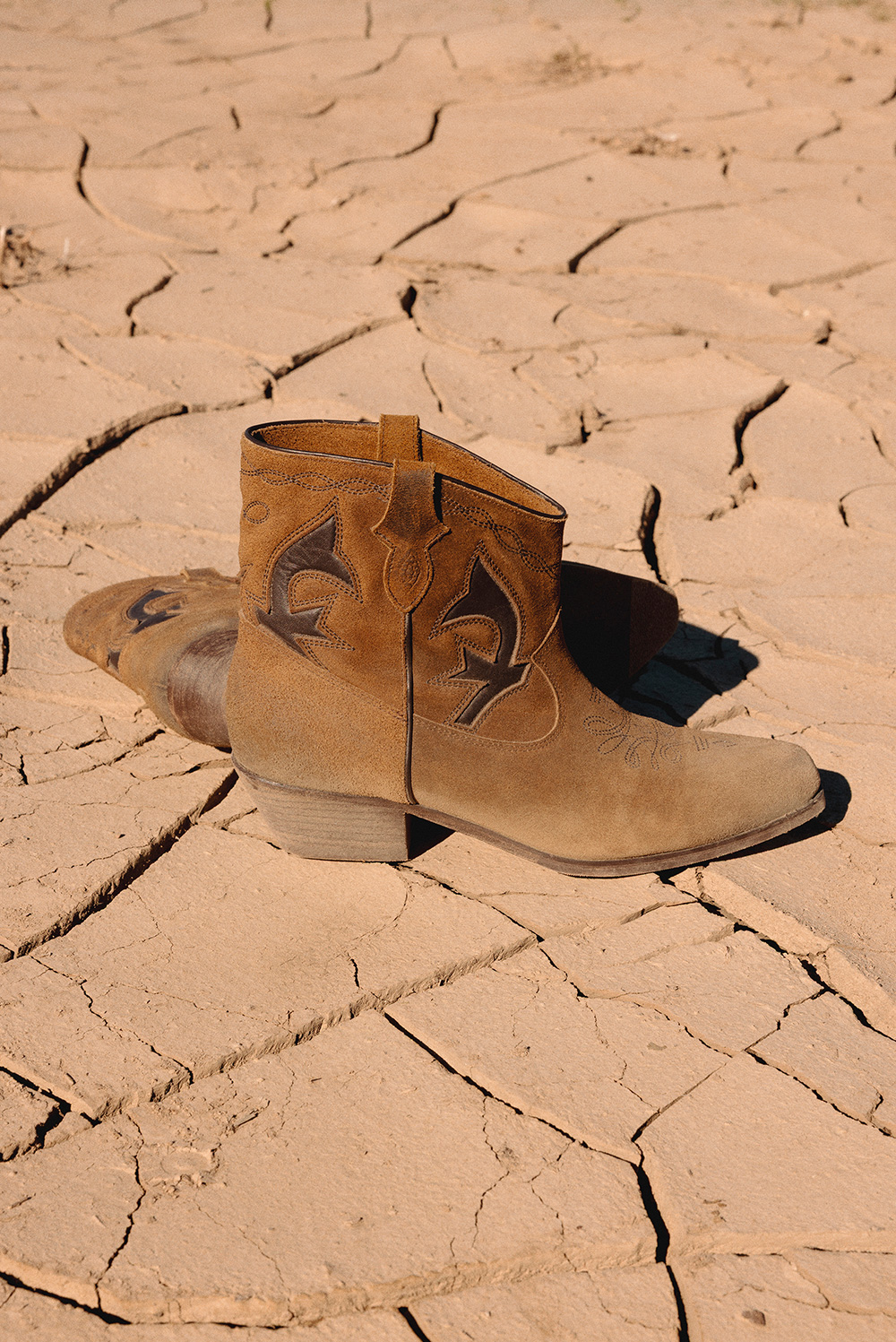 Low-top cowboy boots